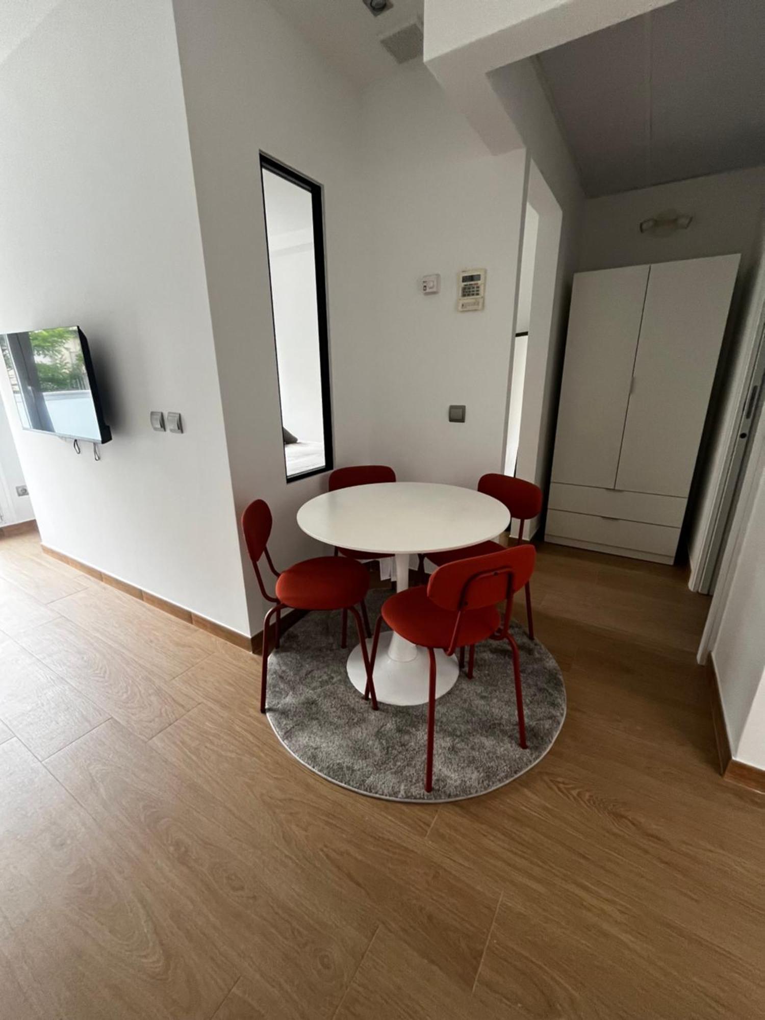 Apartamento 3a Atocha, Delicias, Rio *